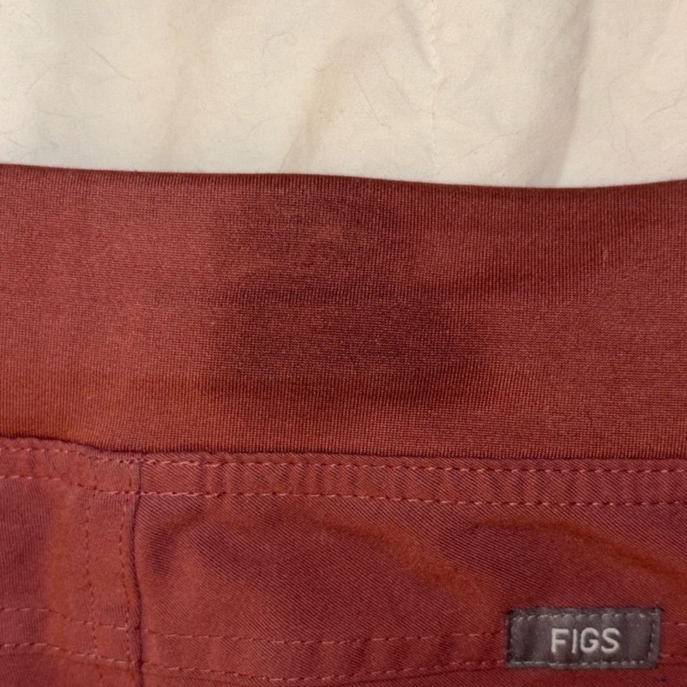 Figs Women’s Scrub Top and Pants Set - Dusty Rose - Picture 3 of 5